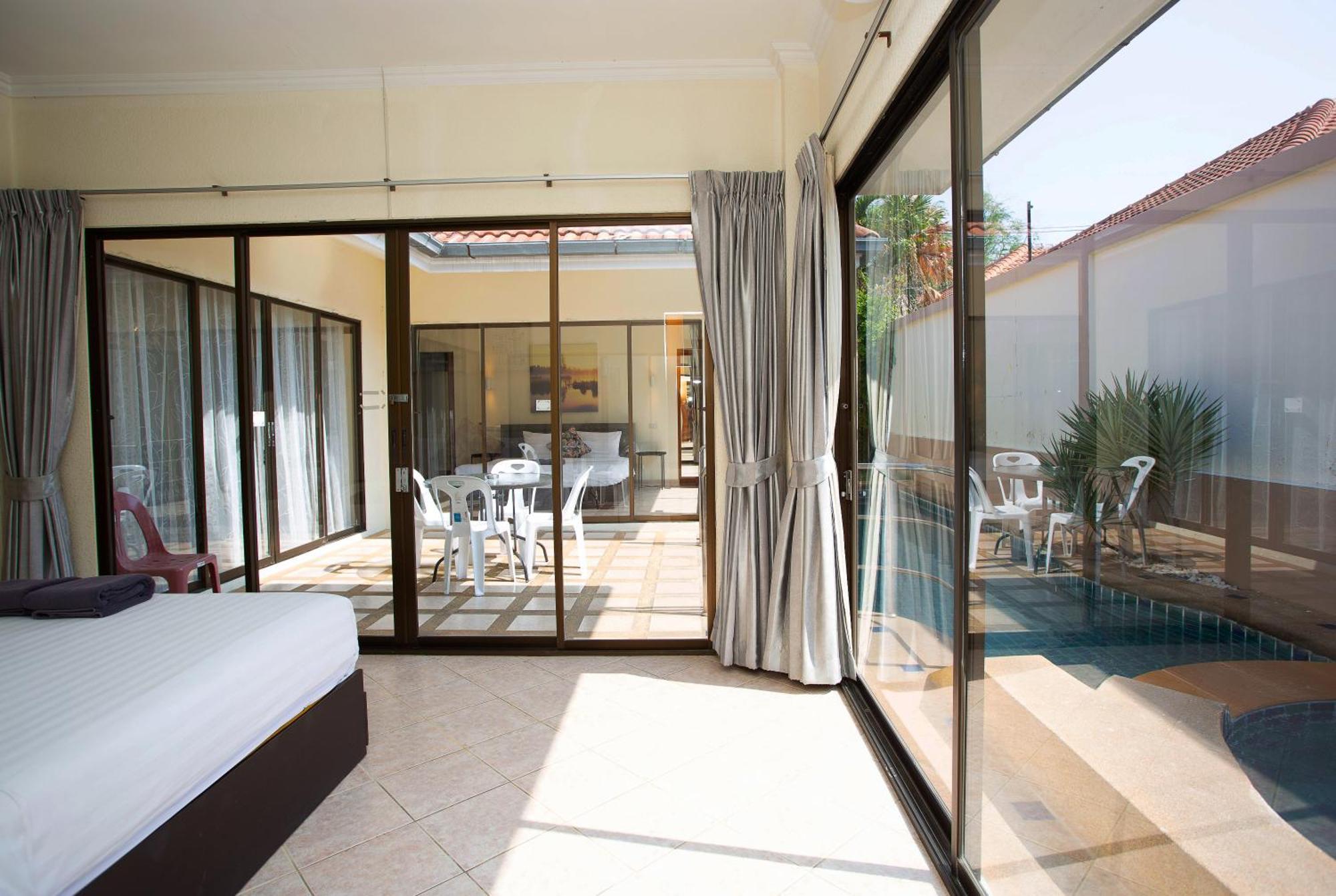 Avoca Pool Villas Pattaya Quarto foto